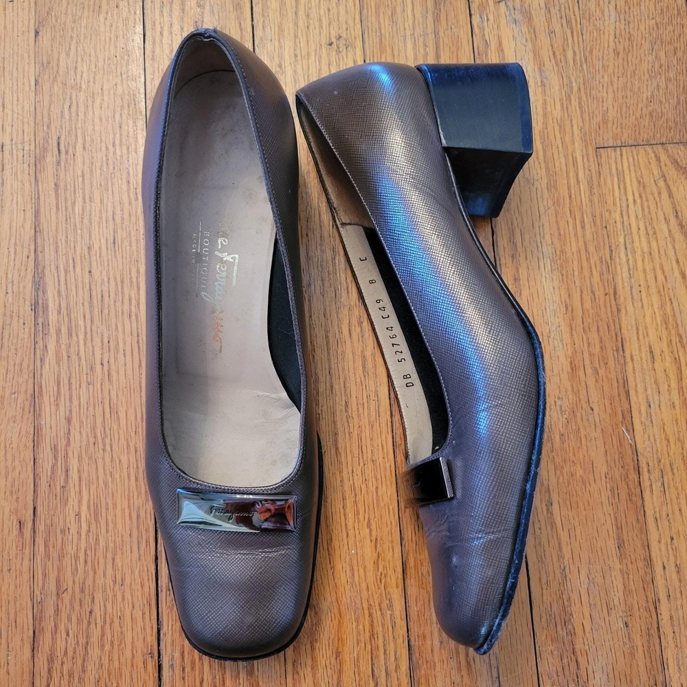 Salvatore Ferragamo Boutique Bronze Metallic Leather Block Heel Pumps 8C Classic